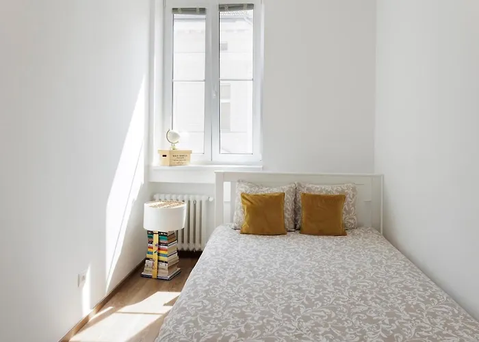 Boutique Flat In Old Town شقة *