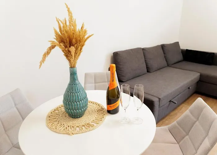 Boutique Flat In Old Town Apartment *